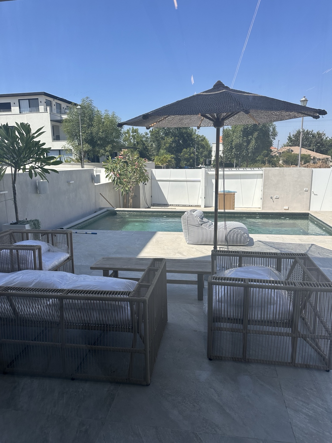 Pool and outdoor lounge at Villa Resort